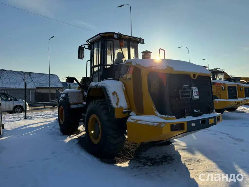 Фронтальный погрузчик LiuGong CLG842H с бревнозахватом,2023
