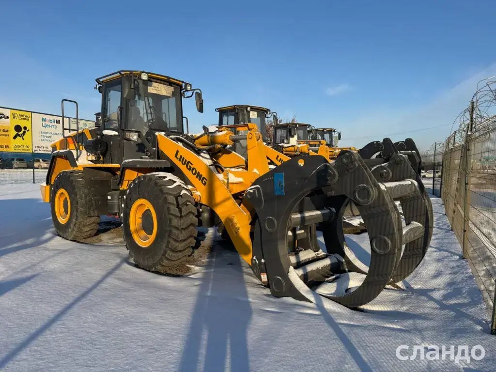 Фронтальный погрузчик LiuGong CLG842H с бревнозахватом,2023