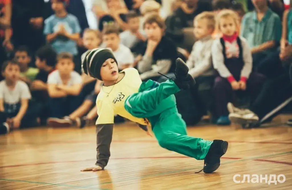 Школа Танцев. Обучение современным танцам с нуля